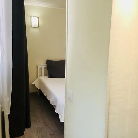 Appartement Bigorra Centre Le Sanctuaire La Grotte , Parking