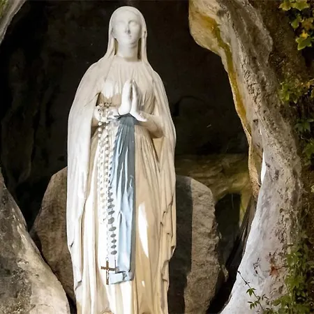 Daire Bigorra Centre Le Sanctuaire La Grotte , Parking Lourdes