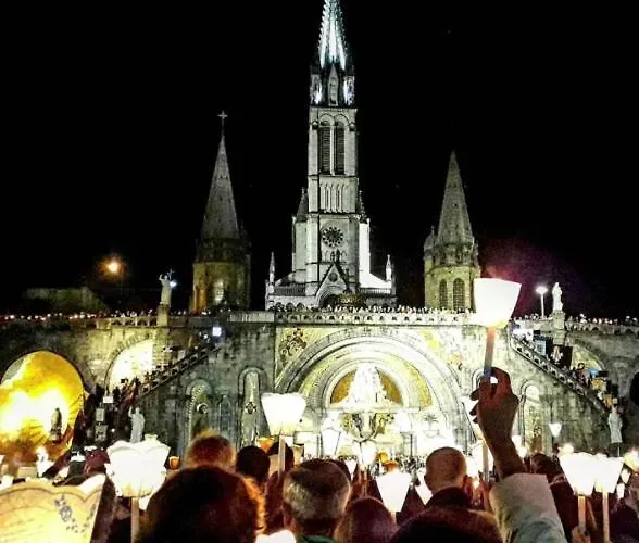 Bigorra Centre Le Sanctuaire La Grotte , Parking Apartment *