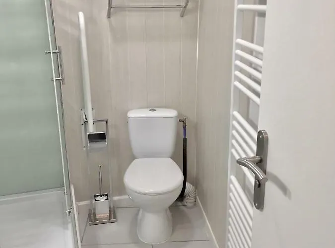 Bigorra Centre Le Sanctuaire La Grotte , Parking