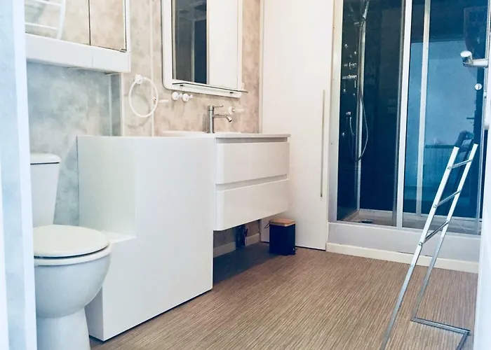 Apartment Bigorra Centre Le Sanctuaire La Grotte , Parking